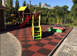 Дитячі майданчик часного садочку