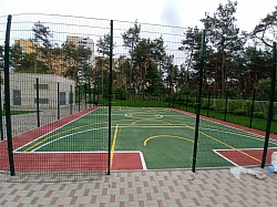 Спортивний майданчик